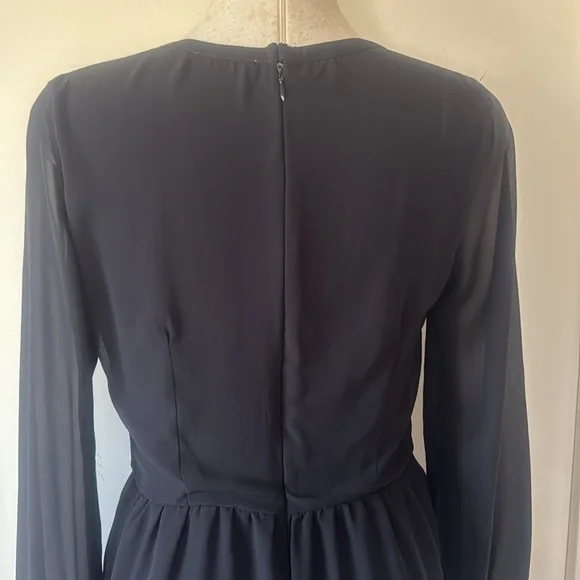 💕Abercrombie & Fitch Black Chiffon Long Sleeve Romper Shorts 4 EUC - Picture 7 of 13